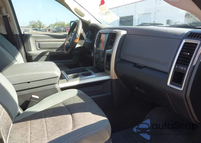 1C6RR7LT3ES193548: 44582377