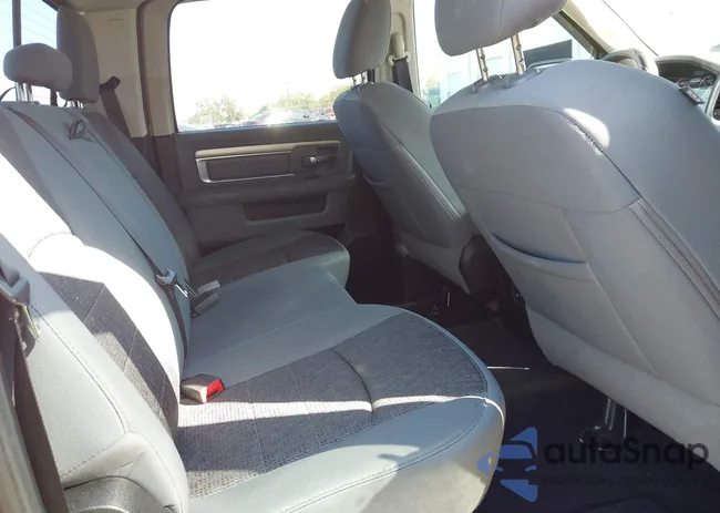 1C6RR7LT3ES193548: 44582377