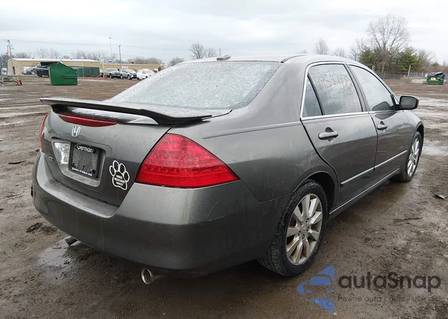 1HGCM66556A006677: 44582435