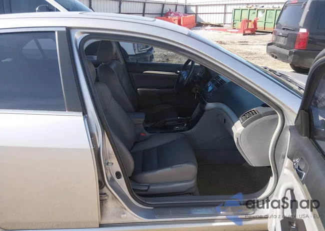 JH4CL96824C033381: 44582477