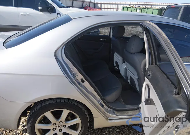 JH4CL96824C033381: 44582477