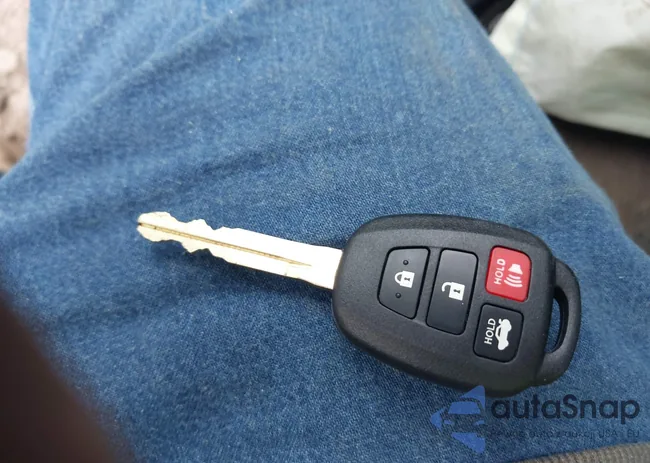 2T1BURHE2FC266961: 44583672