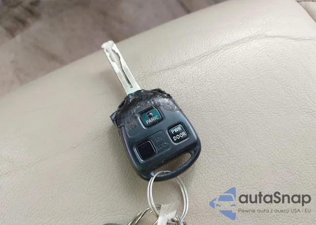 2T2HK31U58C061986: 44583102