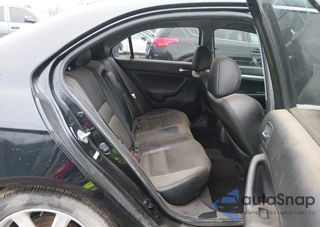 JH4CL96975C025111: 44583161