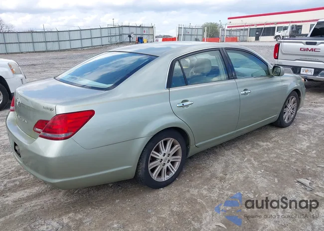 4T1BK36B88U290663: 44583278