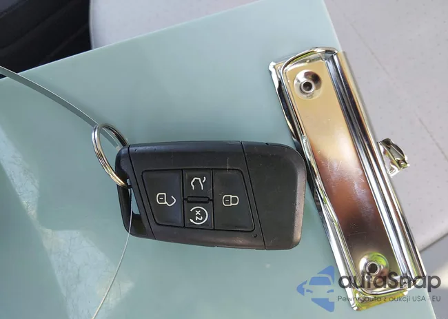 3VV2B7AXXJM062187: 44583360