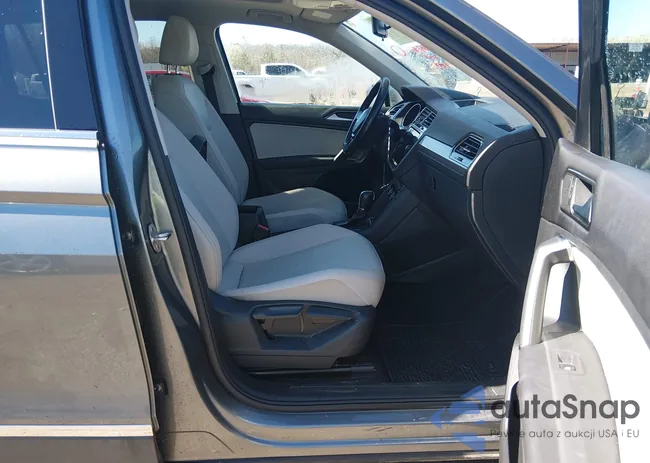 3VV2B7AXXJM062187: 44583360