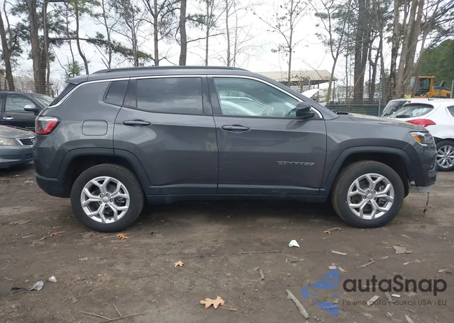 3C4NJDBN5RT138796: 44584588