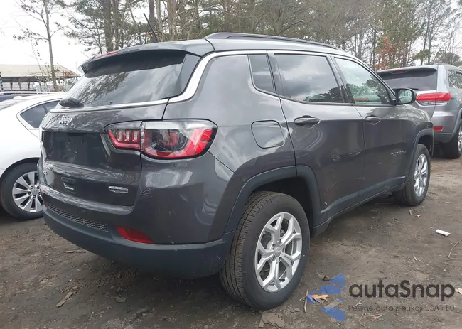 3C4NJDBN5RT138796: 44584588