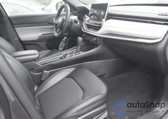 3C4NJDBN5RT138796: 44584588