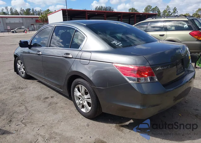 1HGCP2F40AA120313: 44584726