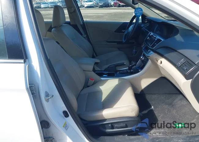 1HGCR3F8XFA012758: 44584253