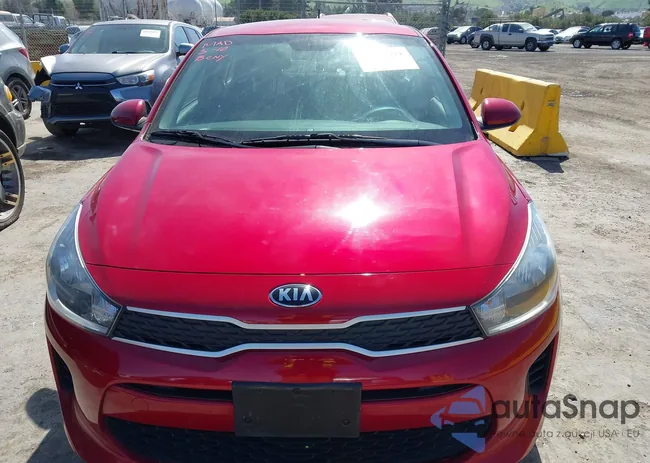 3KPA24AB6JE127074: 44584371