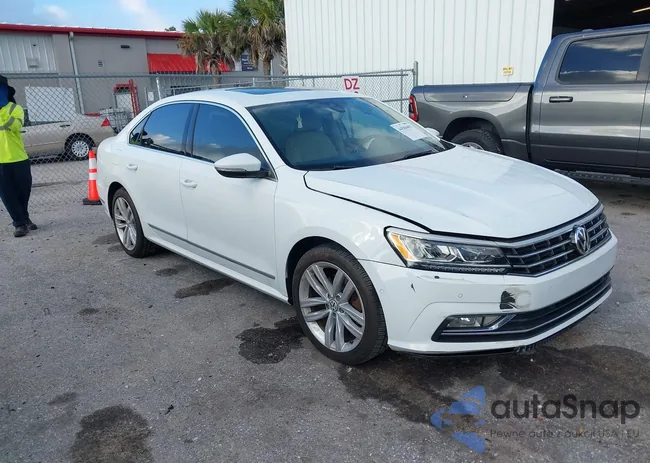 1VWCA7A32JC021568: 44584493