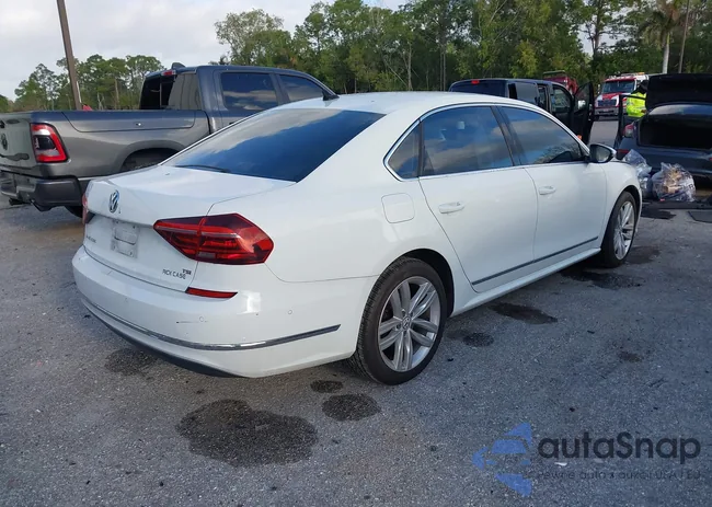 1VWCA7A32JC021568: 44584493