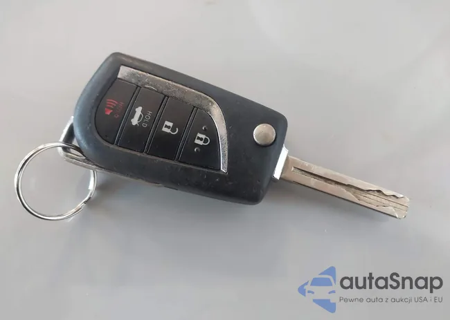 4T1B11HK4KU240662: 44585922