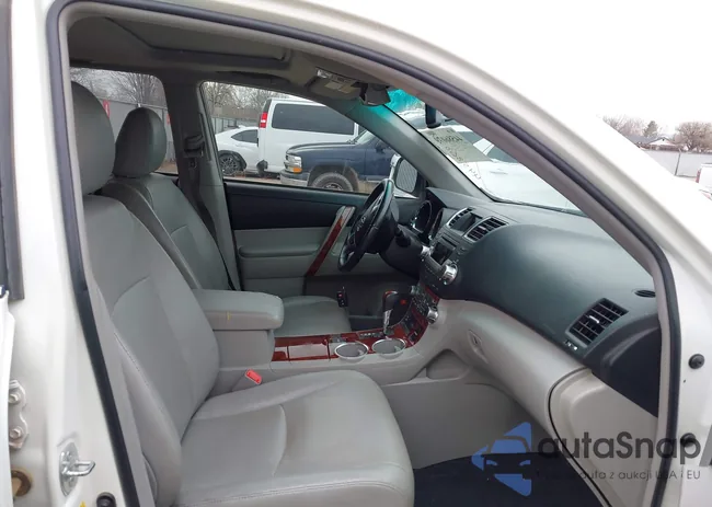 5TDYK3EH8CS052782: 44586079