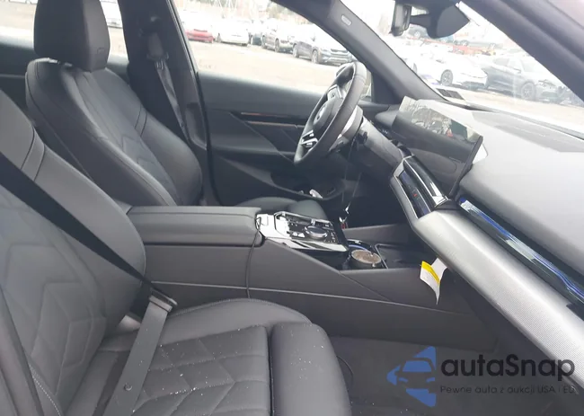 WBA53FJ01TCW46310: 44585332