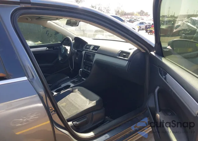 1VWBN7A37DC116597: 44585353