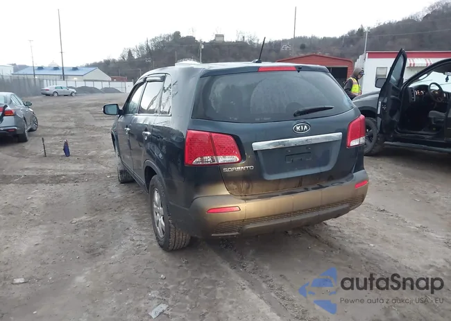 5XYKT3A1XCG288889: 44588035