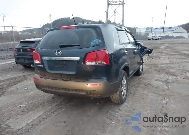 5XYKT3A1XCG288889: 44588035