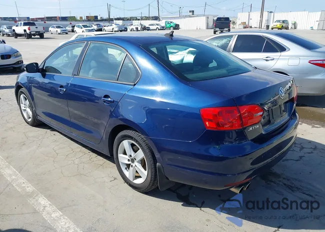 3VWLL7AJXBM123726: 44588069