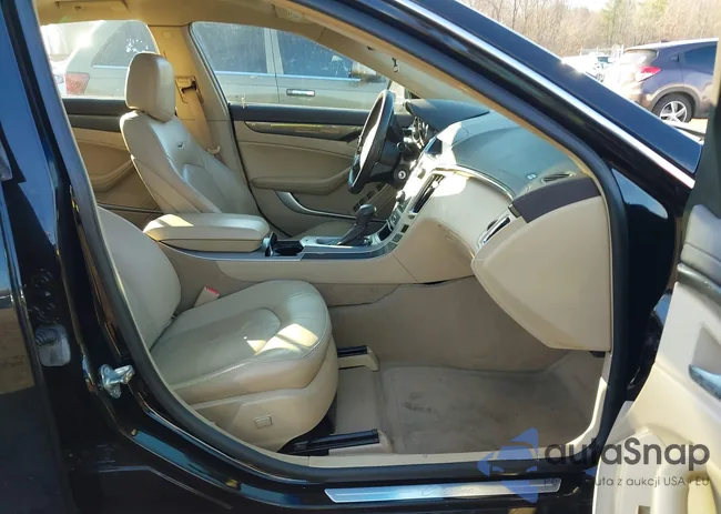 1G6DJ5EV3A0105930: 44588542