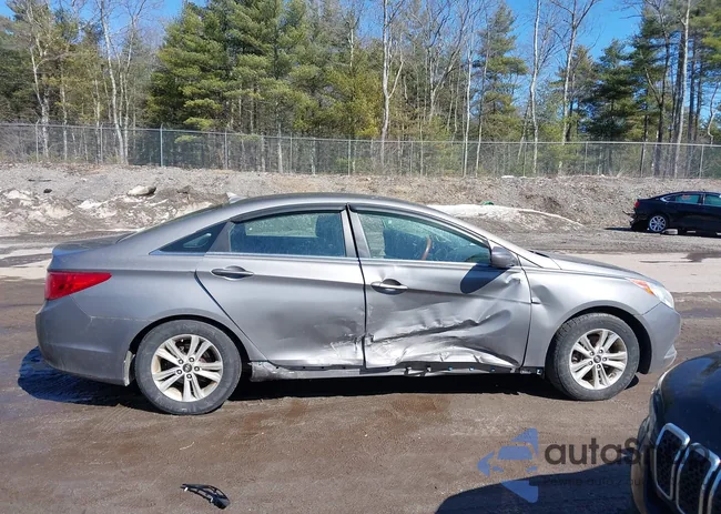 5NPEB4AC1BH024300: 44588605