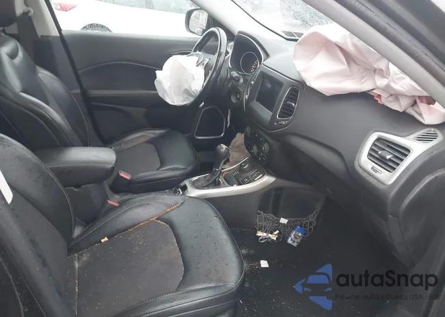 3C4NJDBB4JT455530: 44588673