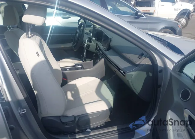 KMHL64JA2RA372730: 44588277