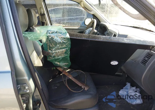 1FMCU95H76KB80087: 44589521