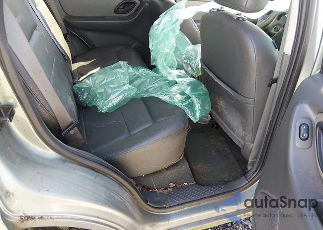 1FMCU95H76KB80087: 44589521