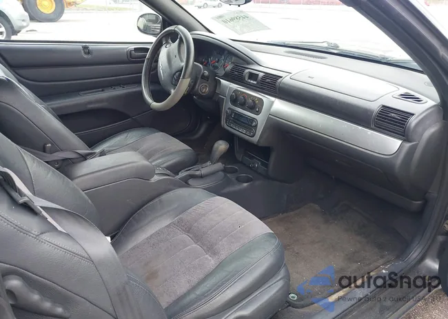 1C3EL55R95N552712: 44589610