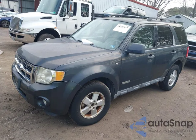 1FMCU03108KB36484: 44589634