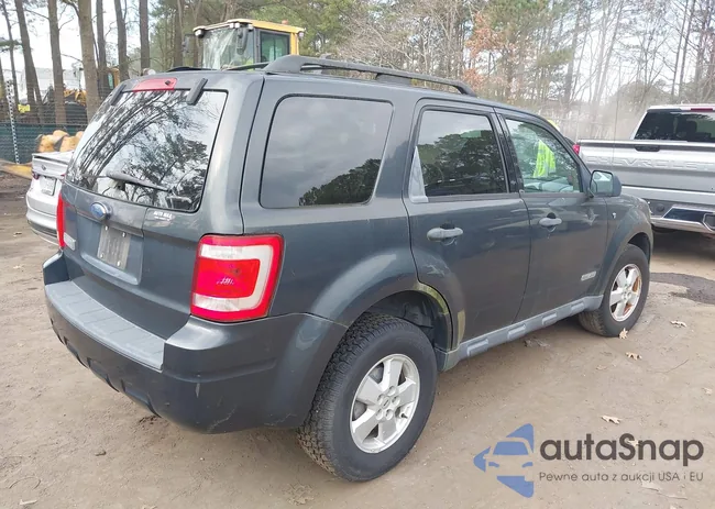 1FMCU03108KB36484: 44589634