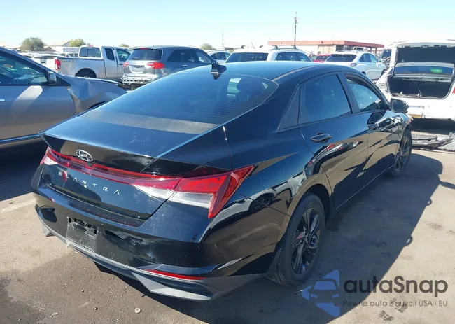 KMHLS4AG7NU216899: 44589970