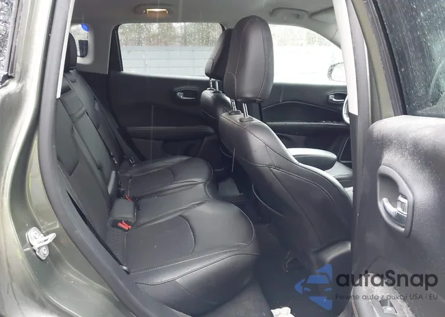 3C4NJDBB8KT714098: 44589132