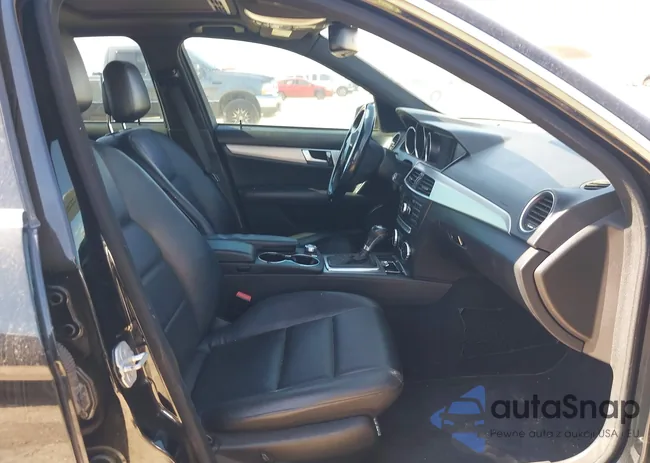 WDDGF4HBXDR299966: 44589247