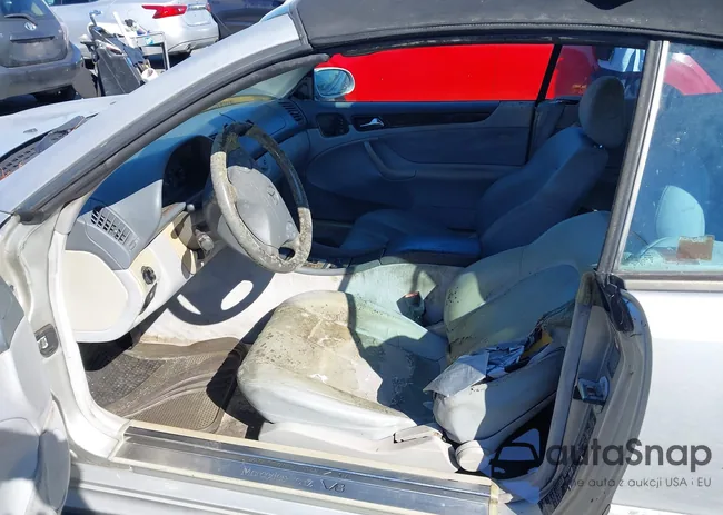 WDBLK70G4YT031581: 44590690