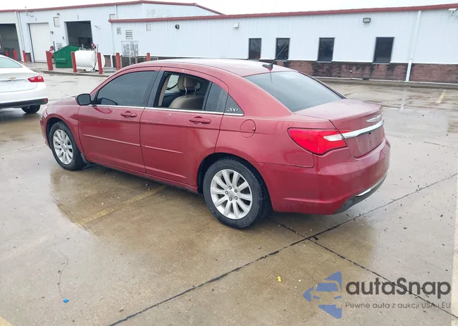 1C3CCBBB5EN204743: 44590742