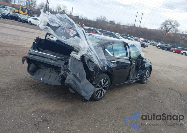 1N4BL4EW6MN372736: 44590817