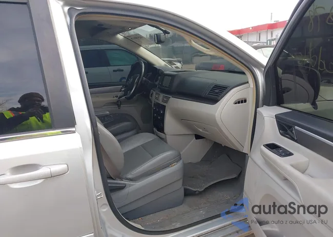 2V4RW3DG9BR642665: 44590878