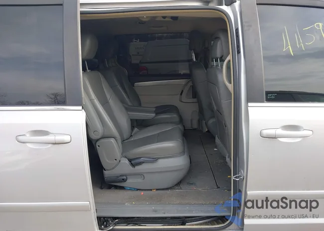 2V4RW3DG9BR642665: 44590878