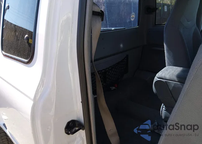 1FTZR15V9YPB33074: 44591573