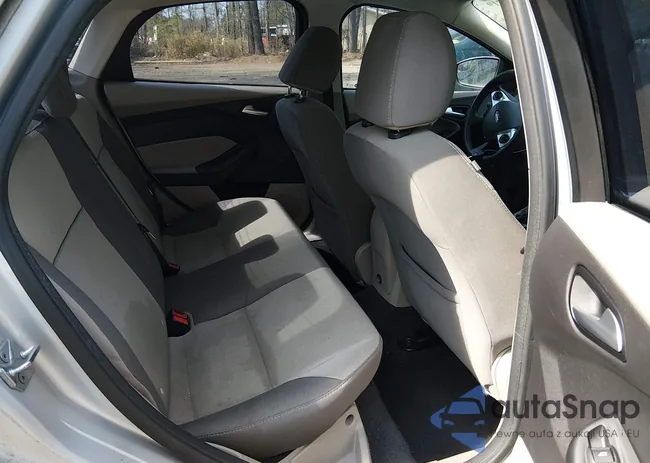 1FADP3F26EL451999: 44591719