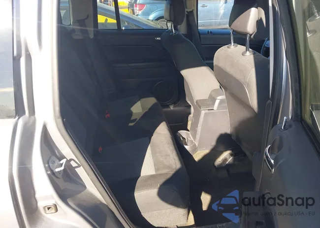 1C4NJCBA3GD675502: 44591769