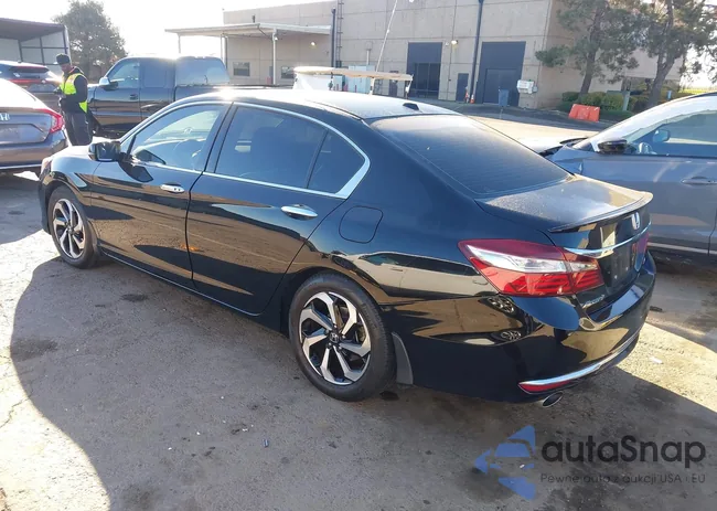 1HGCR3F88GA014882: 44591866