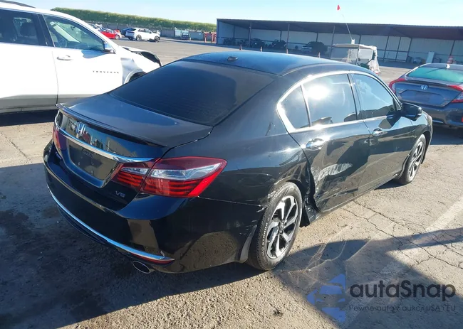 1HGCR3F88GA014882: 44591866