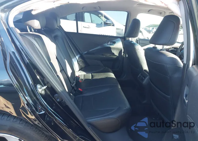 1HGCR3F88GA014882: 44591866