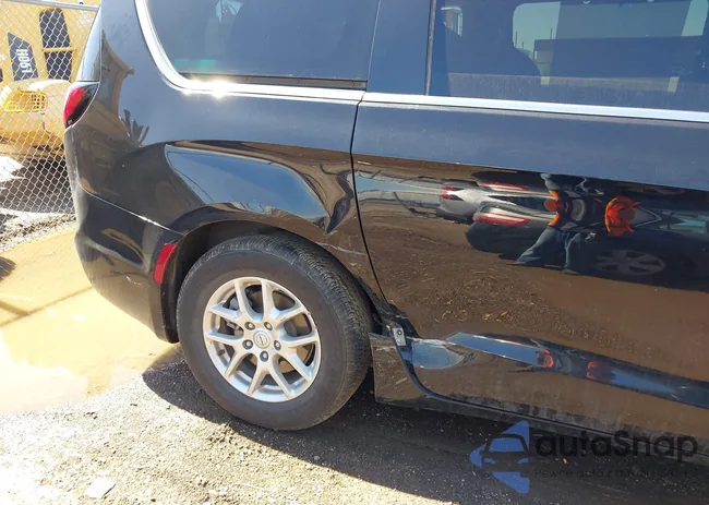 2C4RC1BG8SR594800: 44592058